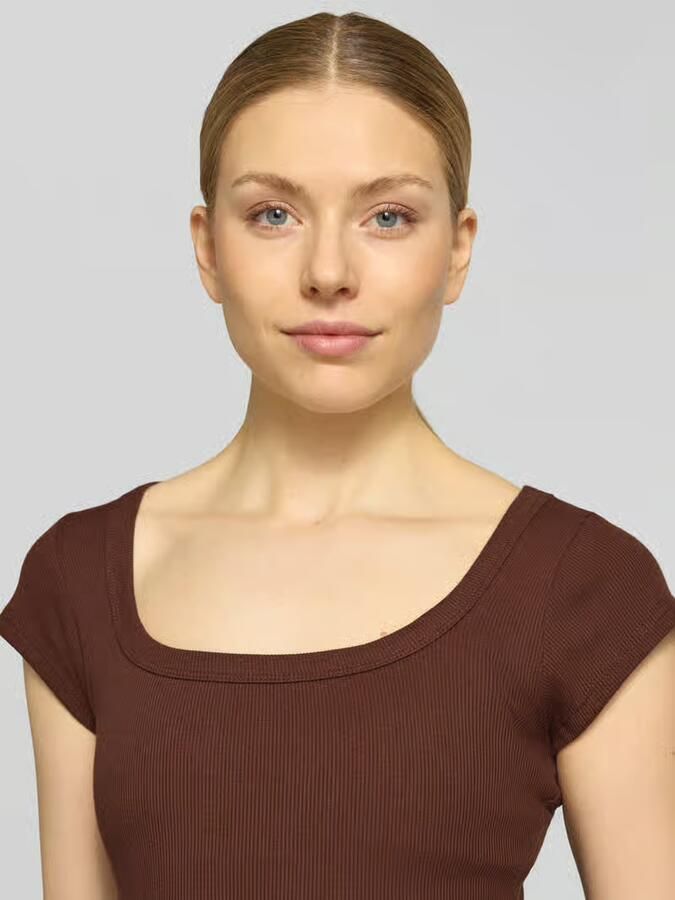 Topshop T-shirt in riblook met vierkante hals model 'METTE'