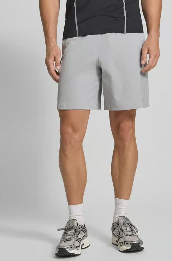 Under Armour Regular fit sportshorts met cargozak model 'Unstoppable Airvent' - Foto 4