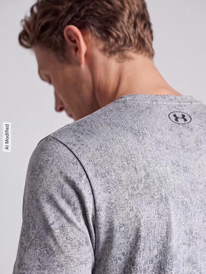 Under Armour Regular fit t-shirt met structuurpatroon model 'Pixelate'