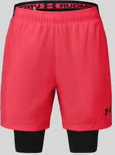 Under Armour relaxed fit sportshorts in dubbele-laagjeslook