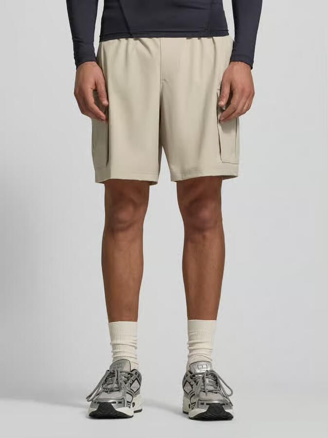 Under Armour Straight fit korte broek met cargozakken model 'Vibe' - Foto 3