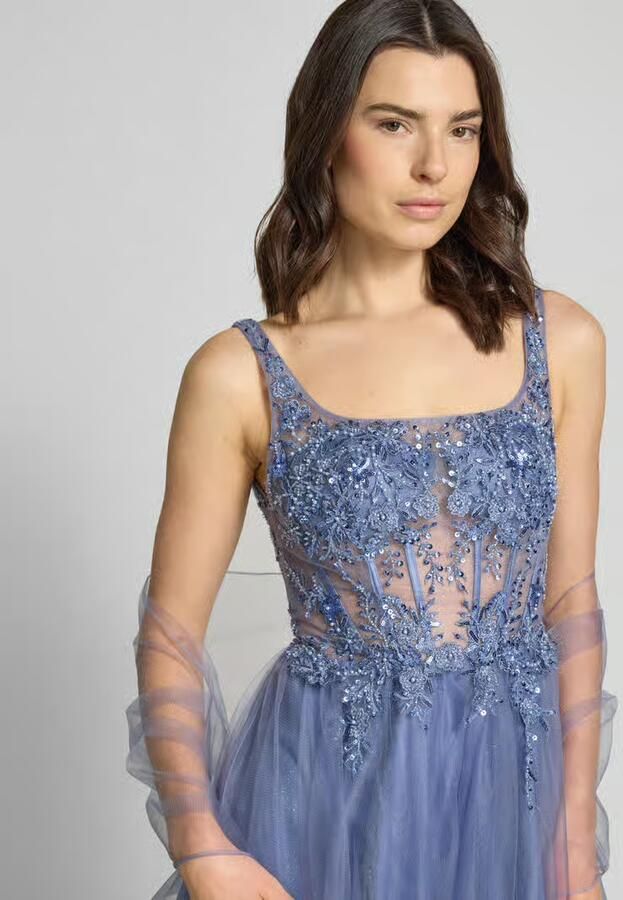 Unique Avondjurk van tule met Stitchings en pailletten