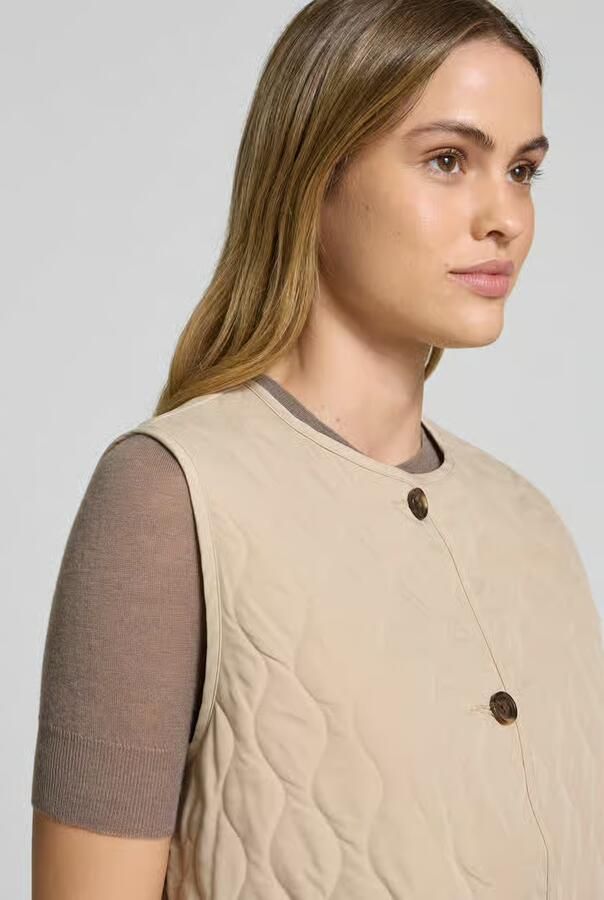 Varley Bodywarmer met doorknoopsluiting
