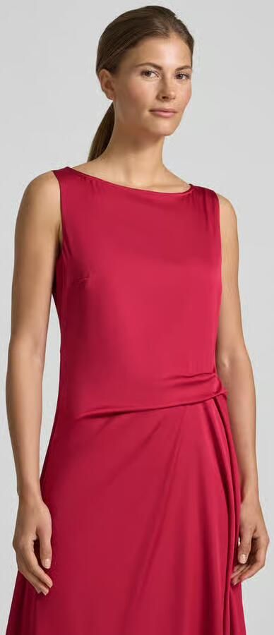 Vera Mont cocktailjurk met asymmetrische zoom