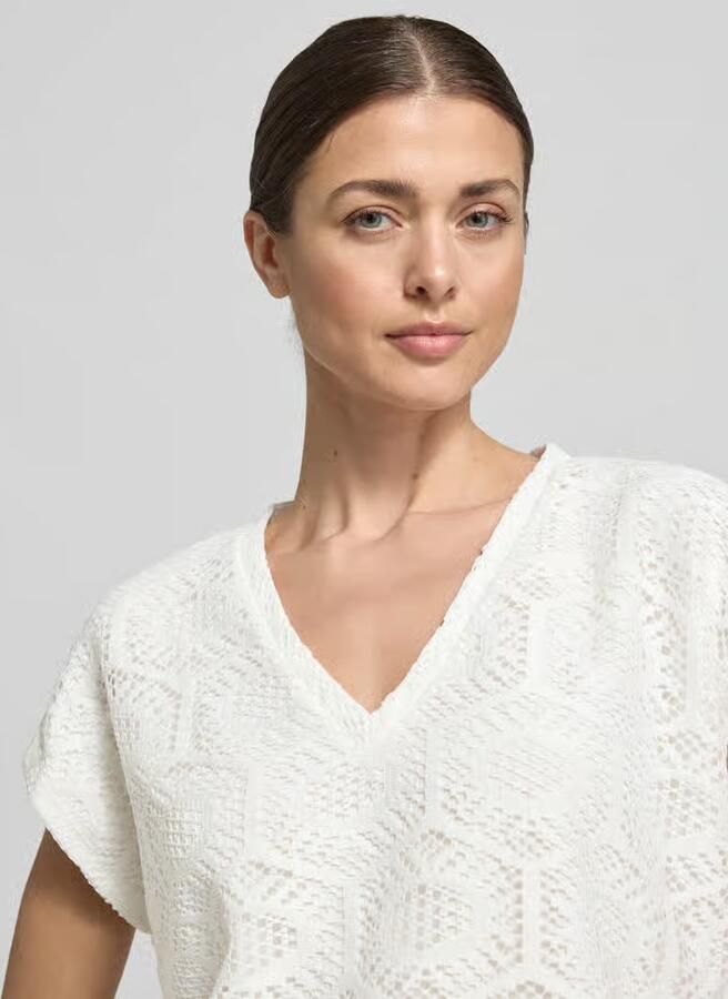 Vero Moda boxy fit T-shirt met semitransparante garnering model 'IRIS'