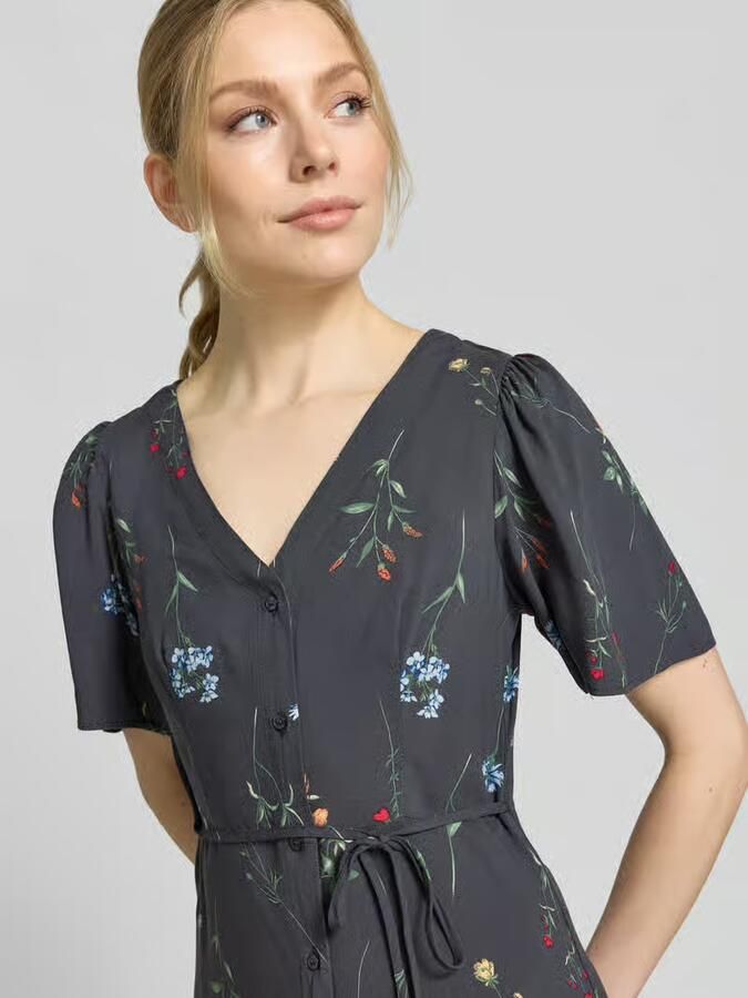 Vero Moda Licht uitlopend minijurkje van pure viscose model 'ALBA'
