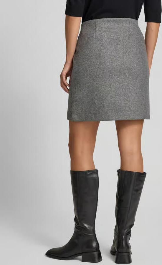 Vero Moda Minirok met steekzakken opzij model 'FORTUNEALLISON'