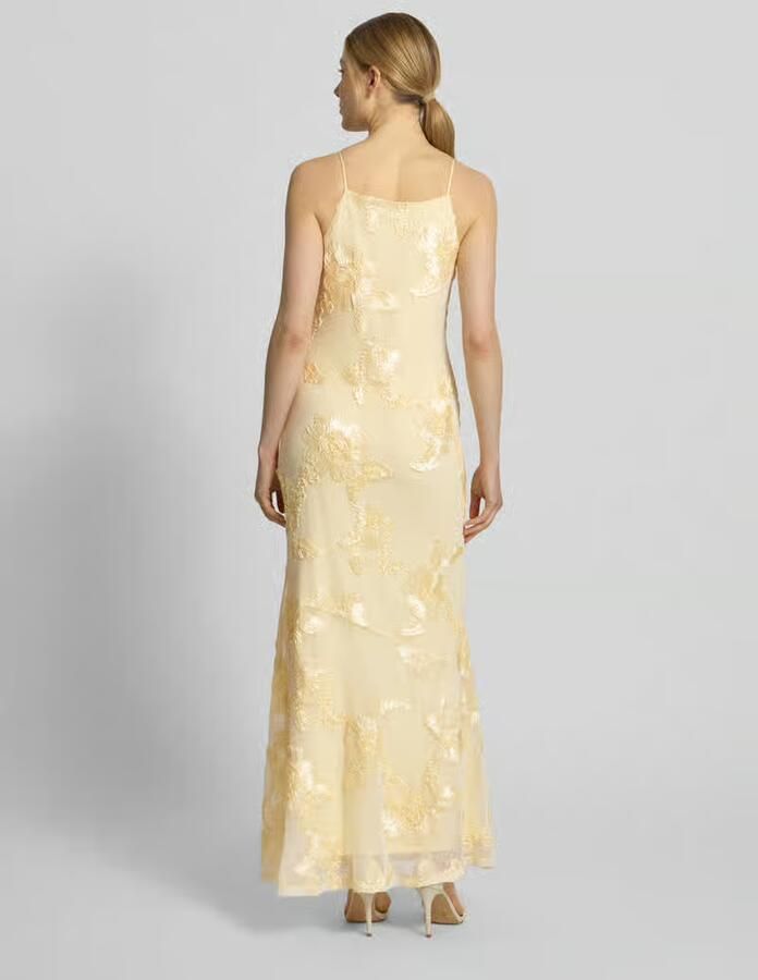 Vero Moda Nauwsluitende avondjurk met bloemen-details model 'QUINN'