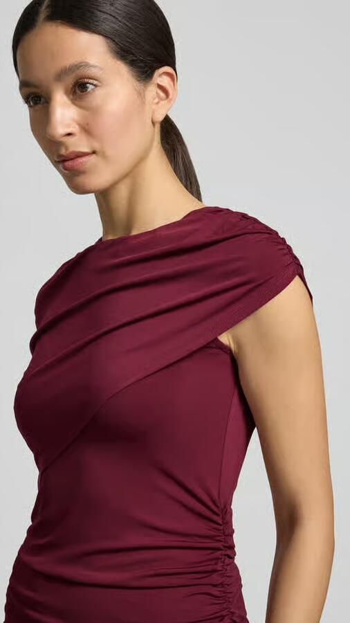 Vero Moda Nauwsluitende avondjurk met korte cape model 'KASSANDRA'