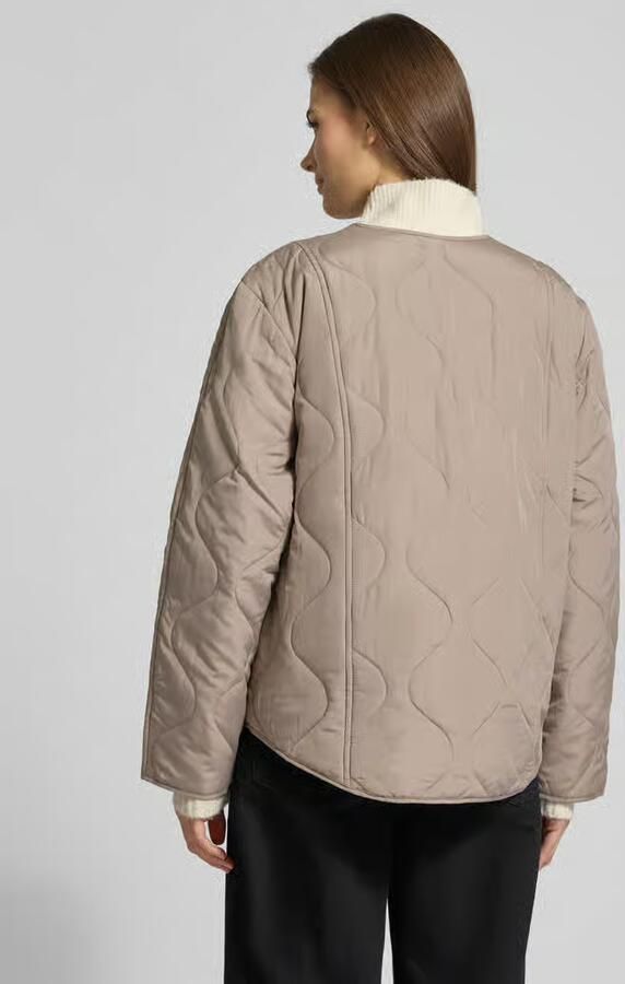 Vero Moda Regular Fit gewatteerde jas met klepzakken model 'MILLIE'