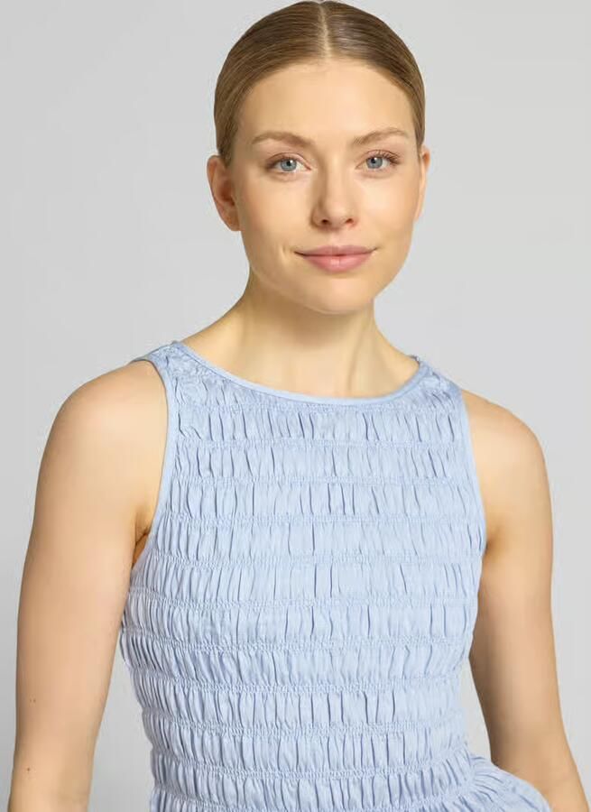 Vero Moda slim fit T-shirt van viscosemix model 'NORI SMOCK'