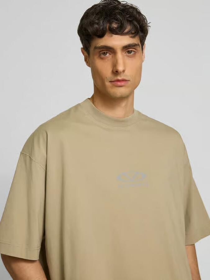VETEMENTS Oversized t-shirt met opstaande kraag