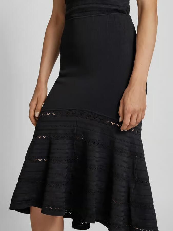 Victoria Beckham flared midirok met ajourwerk