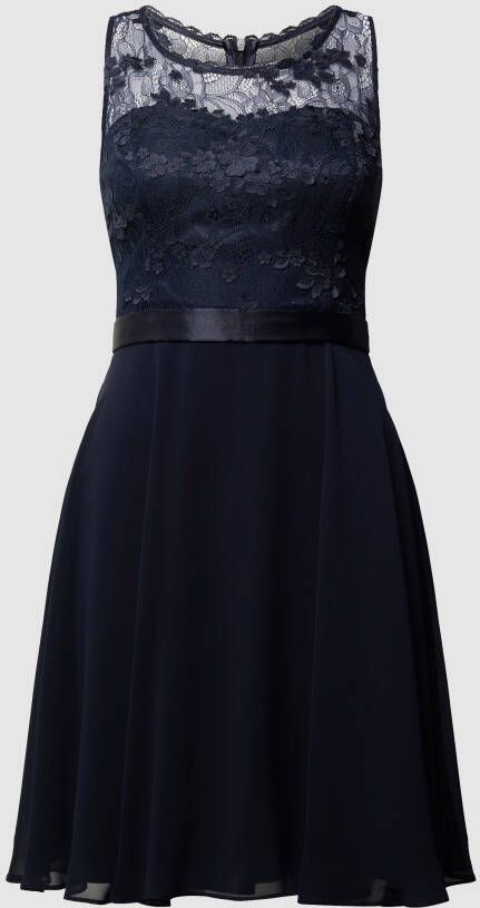 V.M. Cocktailjurk van chiffon en kant