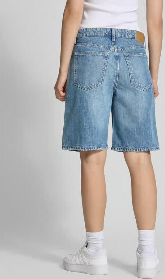 Weekday Regular fit korte jeans in 5-pocketmodel model 'MONTEREY'