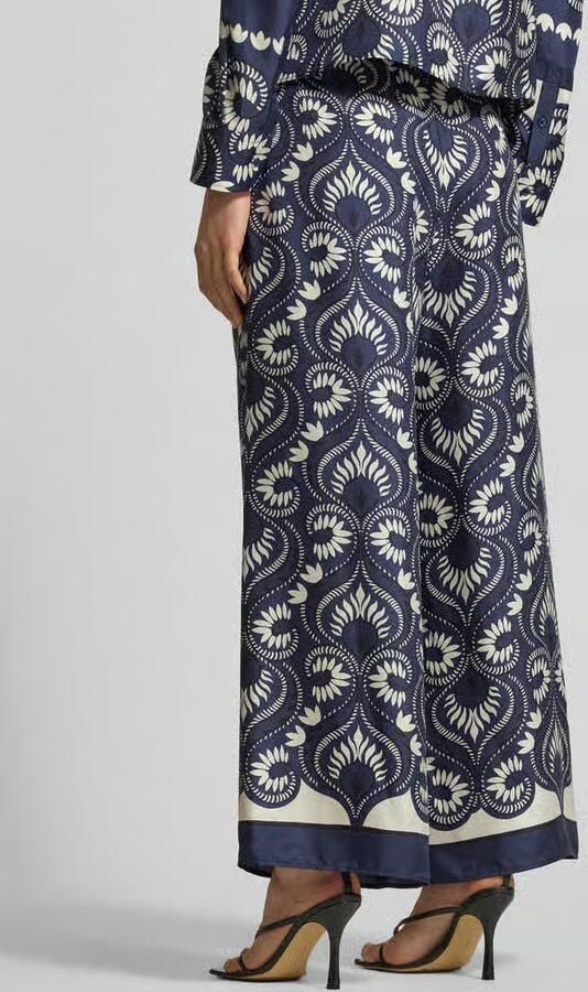 Weekend Max Mara Loose fit wijdte broek van pure zijde model 'DOTTICO'