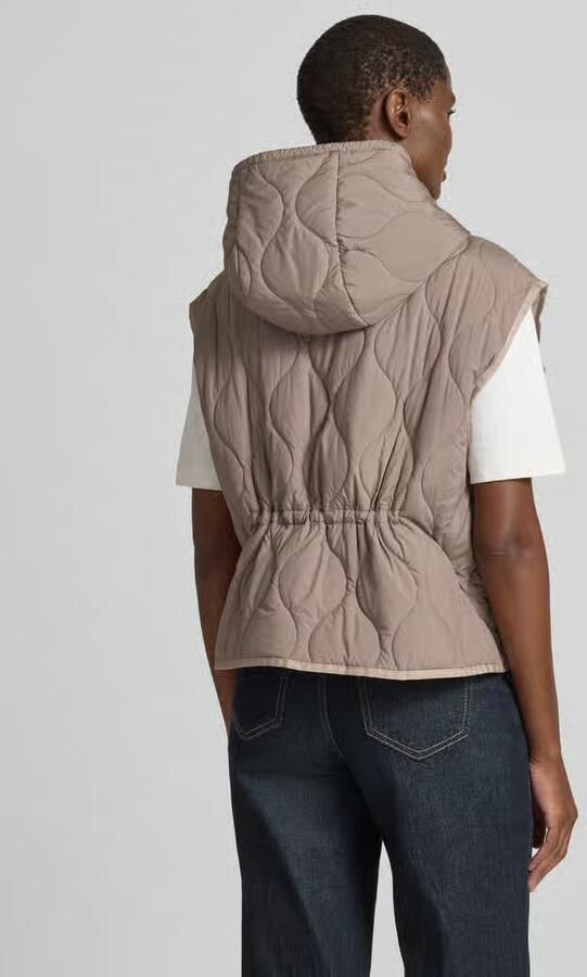 White Label 'Bodywarmer met capuchon en tweewegritssluiting'