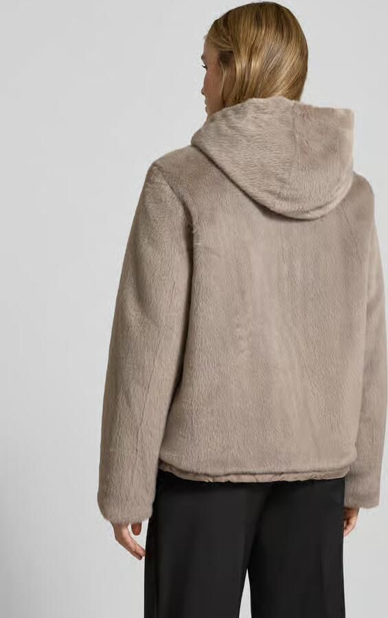 White Label Jack met imitatiebont