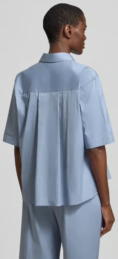 Windsor. Blouse met verlengde rug en kentkraag - Foto 3