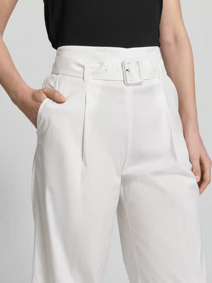 Windsor. Culotte met riem en steekzakken