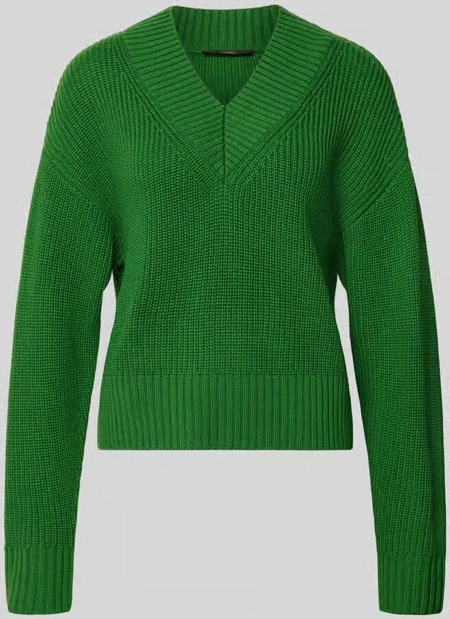 Windsor. Gebreide pullover van scheerwol met v-hals
