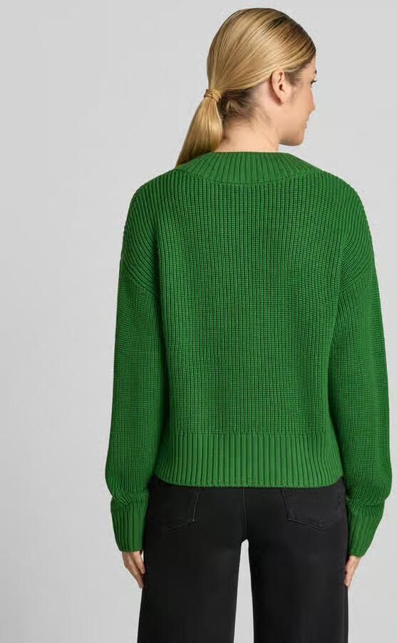 Windsor. Gebreide pullover van scheerwol met v-hals - Foto 2