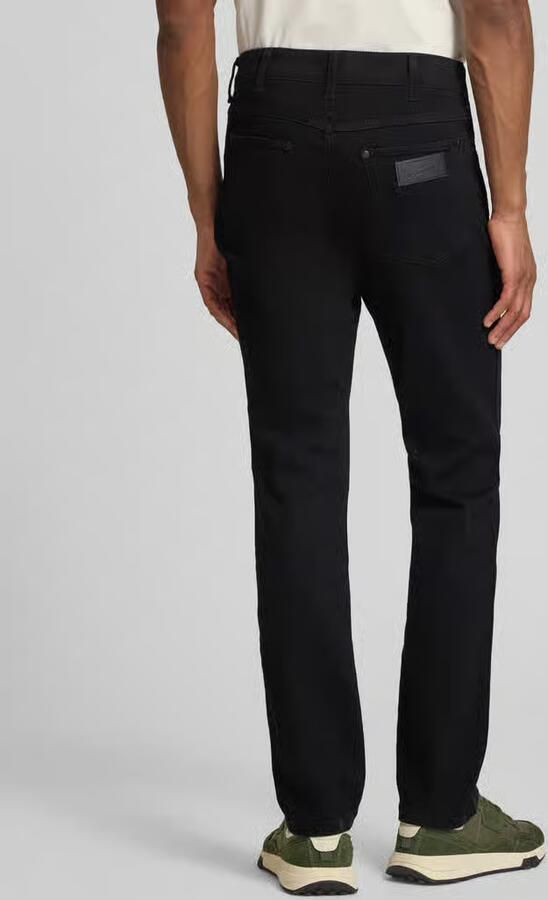 Wrangler Straight fit jeans in 5-pocket-design model 'Greensboro'