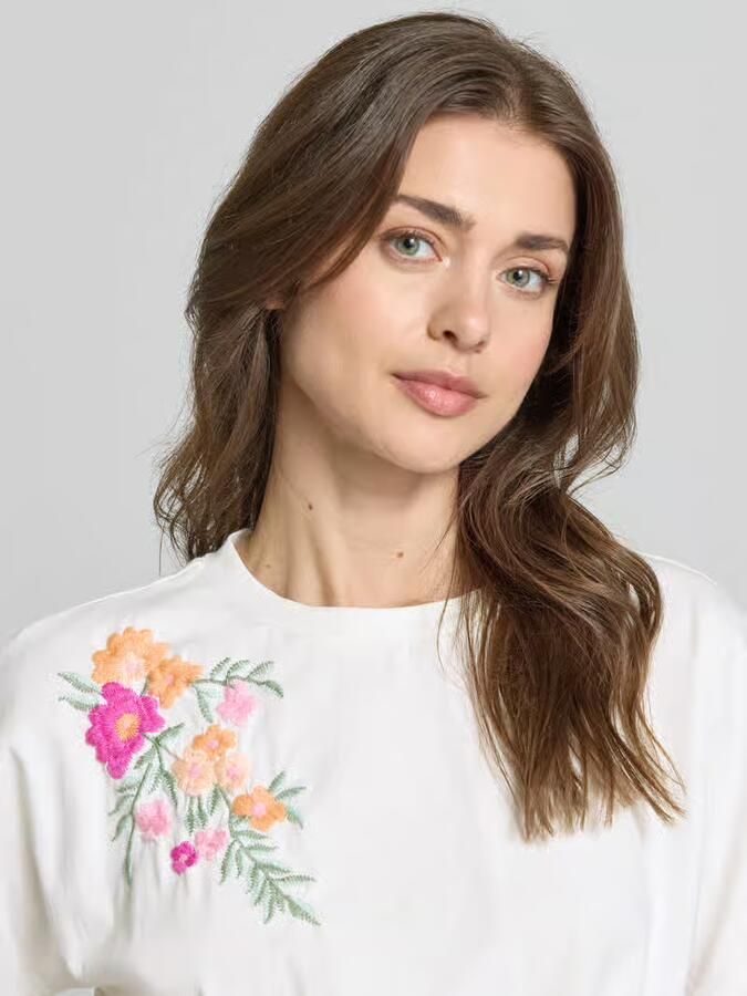 YAS regular fit T-shirt met florale stitching model 'Fabian'