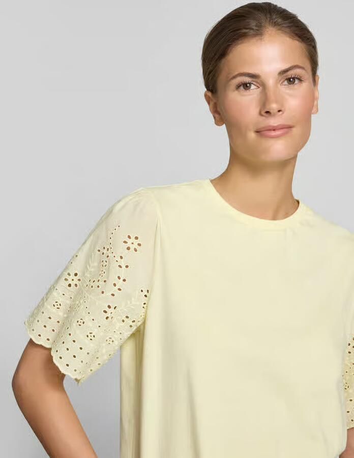 YAS T-shirt met opengewerkte borduursels model 'LEX'