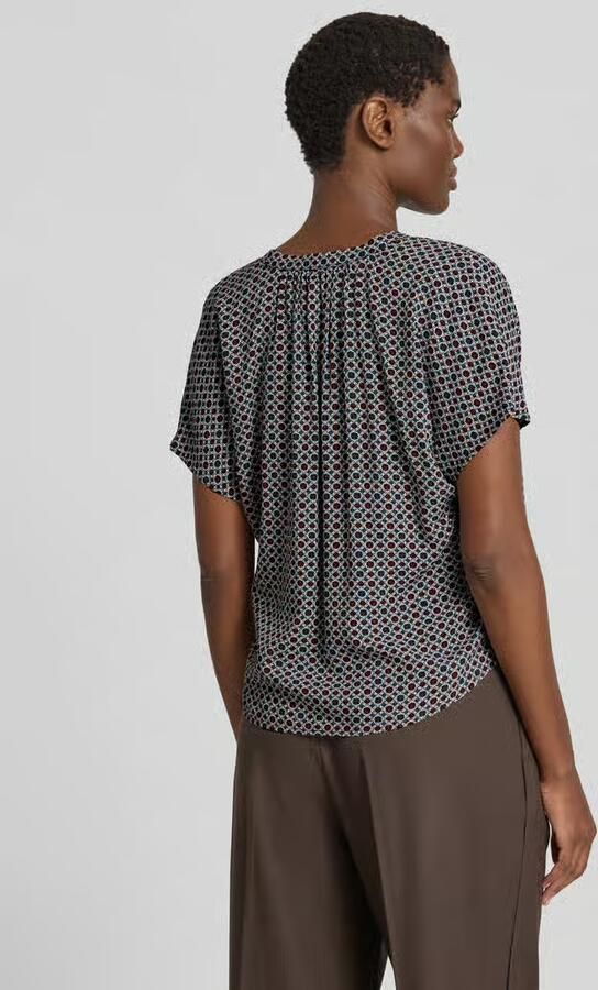 Zero Blouses T-shirt van viscose met serafinohals