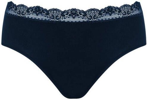 Mey Hipster met kantversiering aan de band