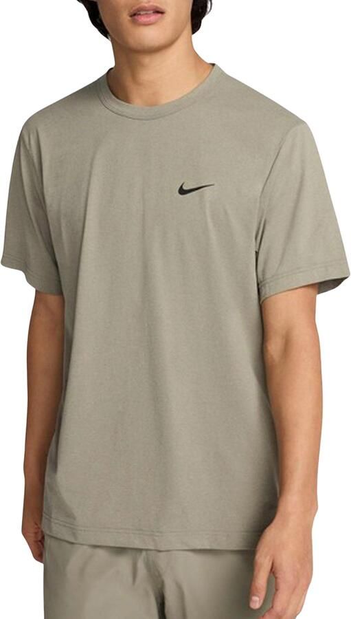 Nike Hyverse Dri-FIT UV multifunctionele herentop met korte mouwen Groen