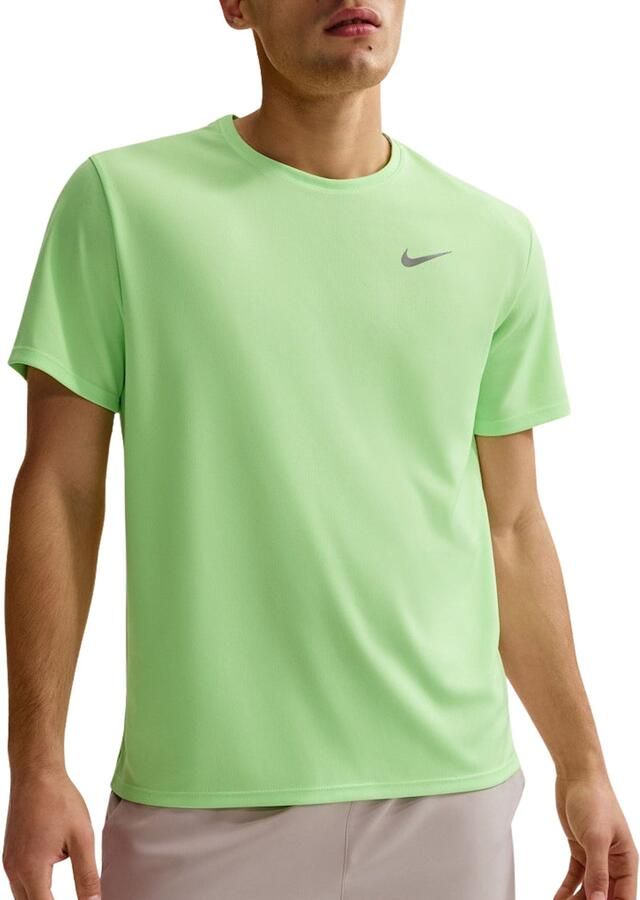 Nike Miler UV hardlooptop met korte mouwen en Dri-FIT voor heren Groen
