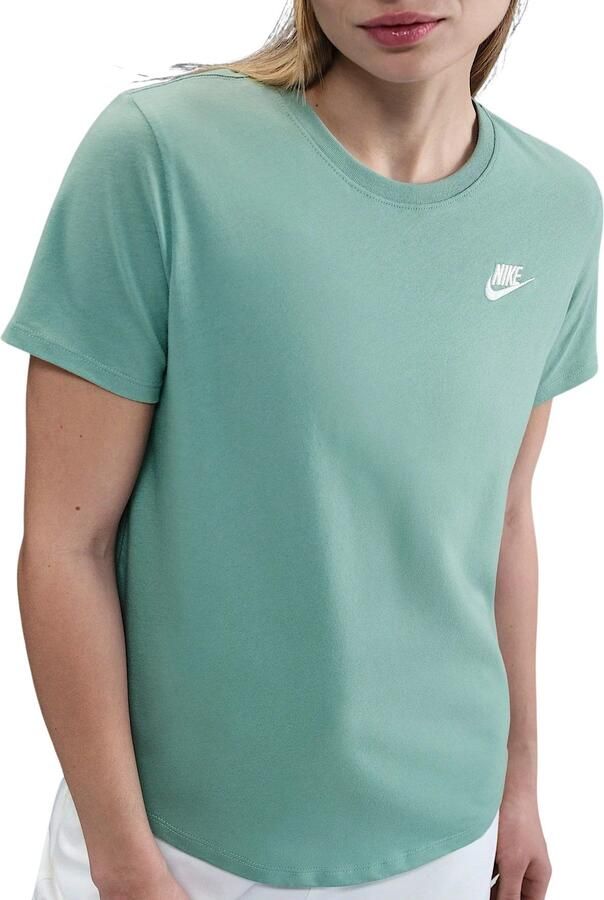 Nike Sportswear Club Essentials T-shirt voor dames Groen - Foto 5