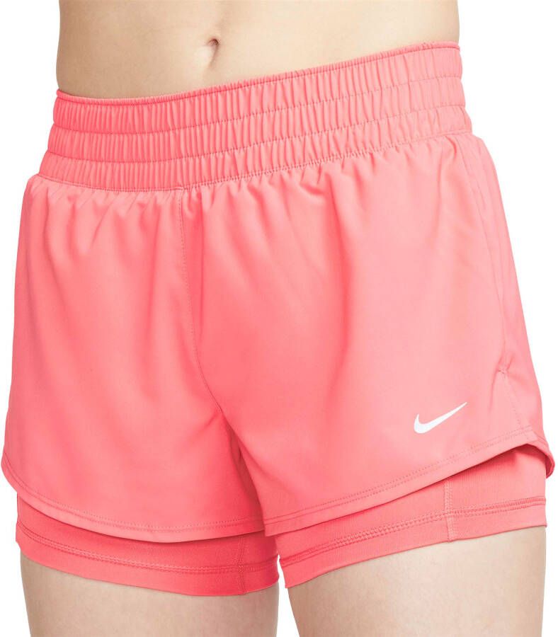 Nike One Dri-FIT 2-in-1 damesshorts met halfhoge taille (8 cm) Roze