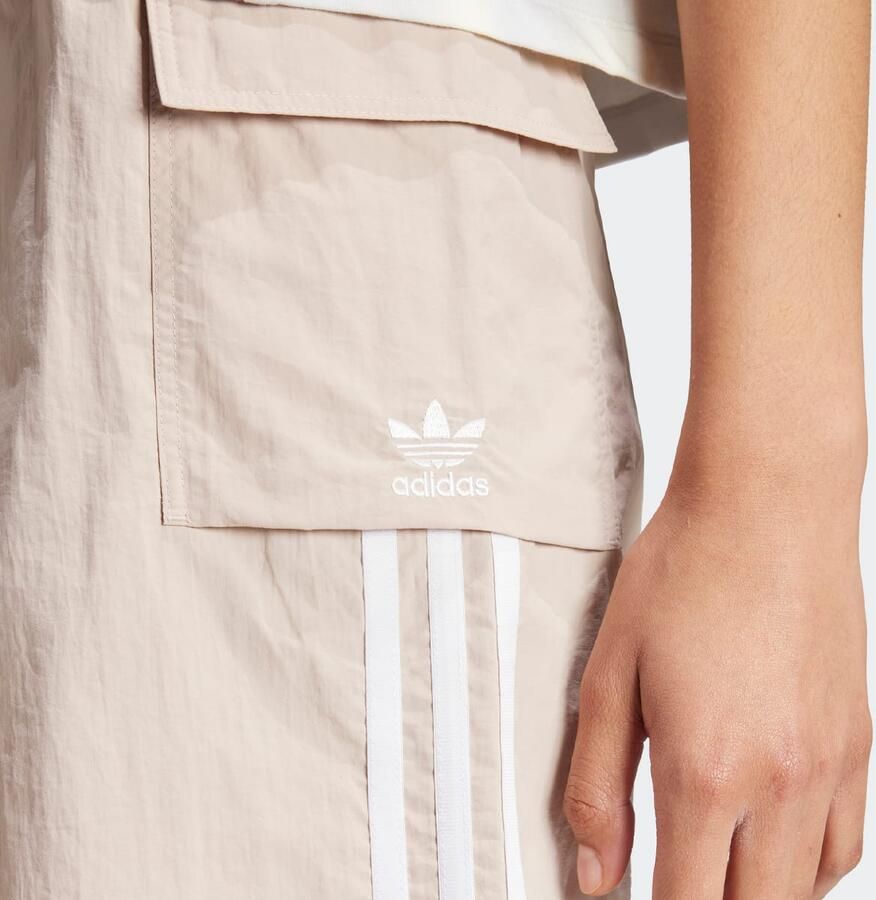 Adidas Originals 3-stripes Cargo Short Summer Glow shorts wonder taupe maat: L beschikbare maaten:XS S M L