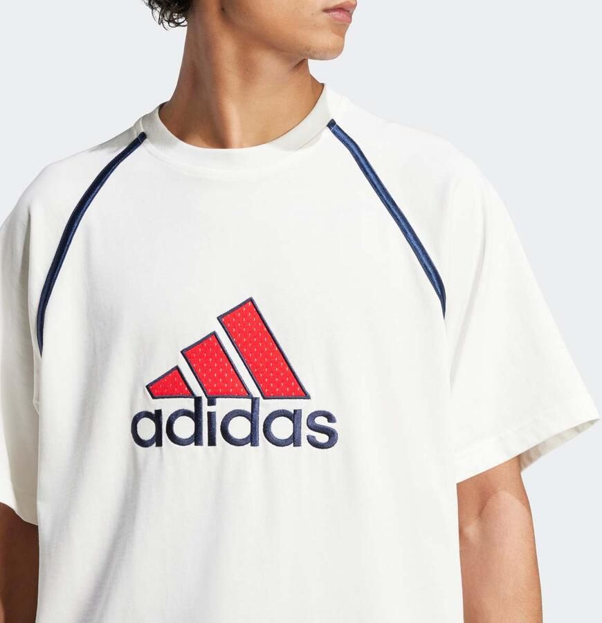 Adidas Originals Badge T-Shirt Men T-Shirts & Polo's wit Maat XL Kleding