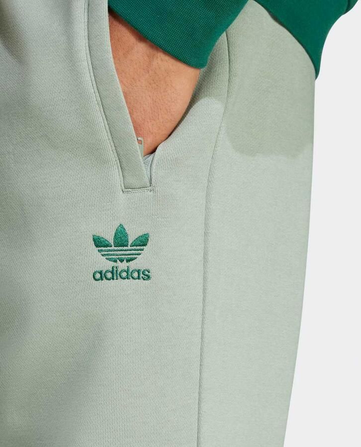 Adidas Originals Essentials Broek Men Trainingsbroeken groen Maat XL Kleding