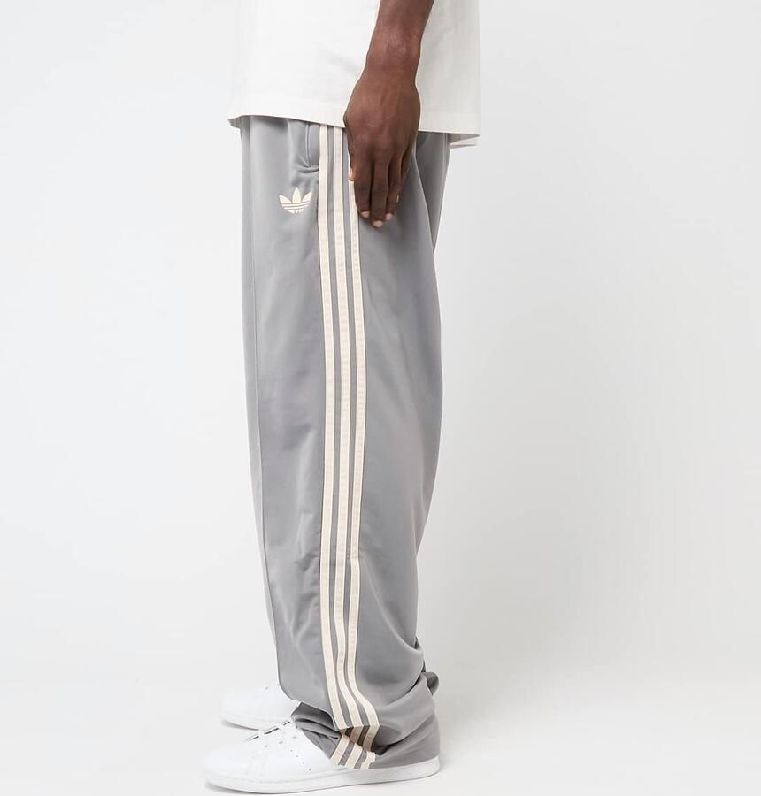 Adidas Originals Firebird Adicolor Baggy Fit Trackpants Men Trainingsbroeken grijs Maat XL Kleding