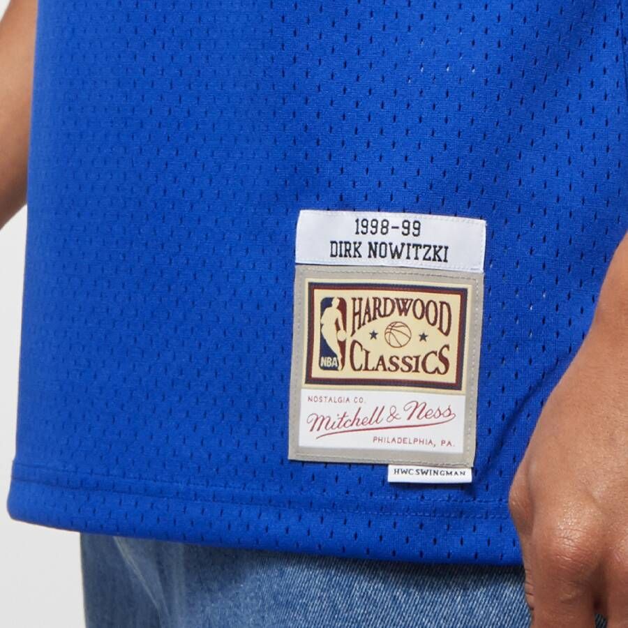 Mitchell & Ness Nba Swingman Jersey Dallas Mavericks 1998-99 Dirk Nowitzki Jersey's Kleding royal maat: M beschikbare maaten:S M