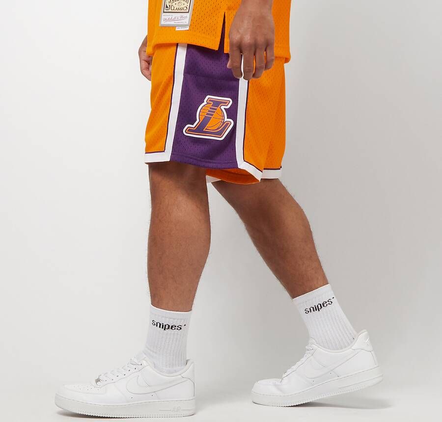 Mitchell & Ness Nba Swingman Shorts Los Angeles Lakers Sportshorts Kleding light gold purple maat: S beschikbare maaten:S M L XL XXL