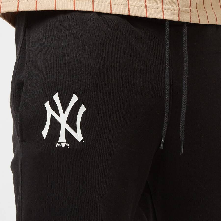 new era League Essentials Jogger New York Yankees