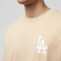 New era MLB League Essentials Oversize Tee Beige Heren - Thumbnail 3