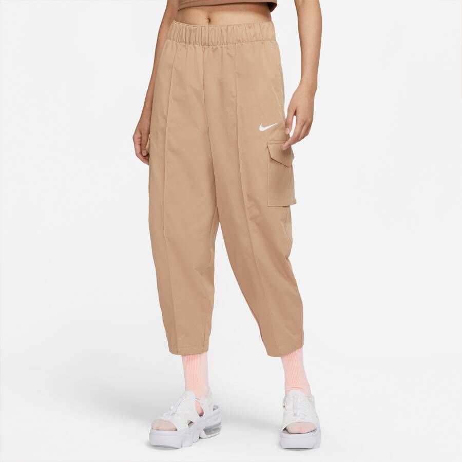 Nike Sportswear Essentials Curve Woven High-Rise Pants
