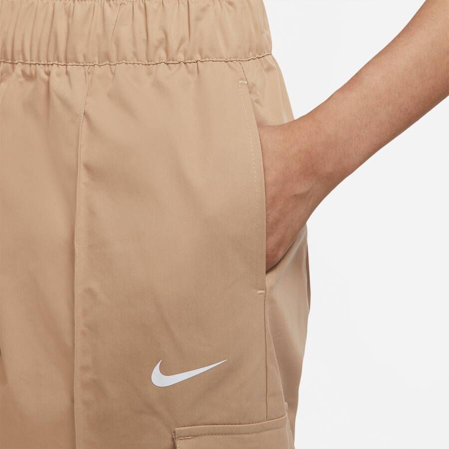 Nike Sportswear Essentials Curve Woven High-Rise Pants