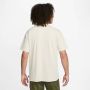 Nike Premium Essentials Sust Tee Rattan T-shirt Beige Heren - Thumbnail 3