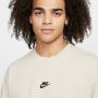 Nike Premium Essentials Sust Tee Rattan T-shirt Beige Heren - Thumbnail 4