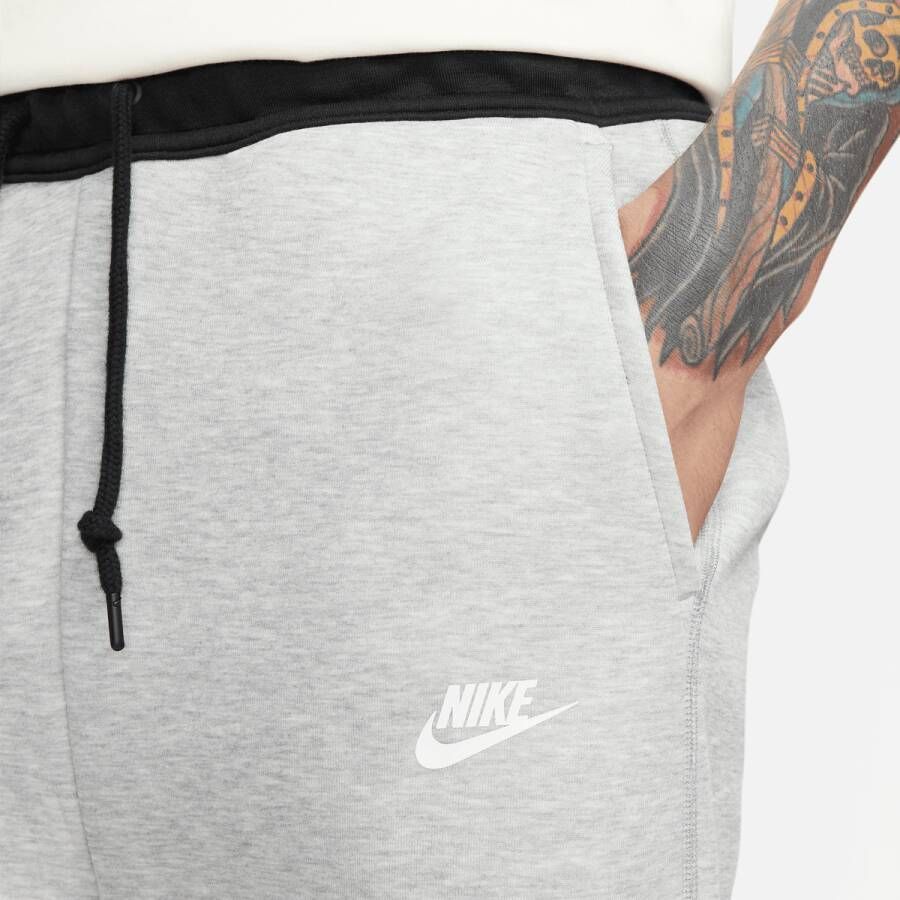Nike Tech Fleece Jogger Trainingsbroeken Kleding dk grey heather black white maat: S beschikbare maaten:S L XL