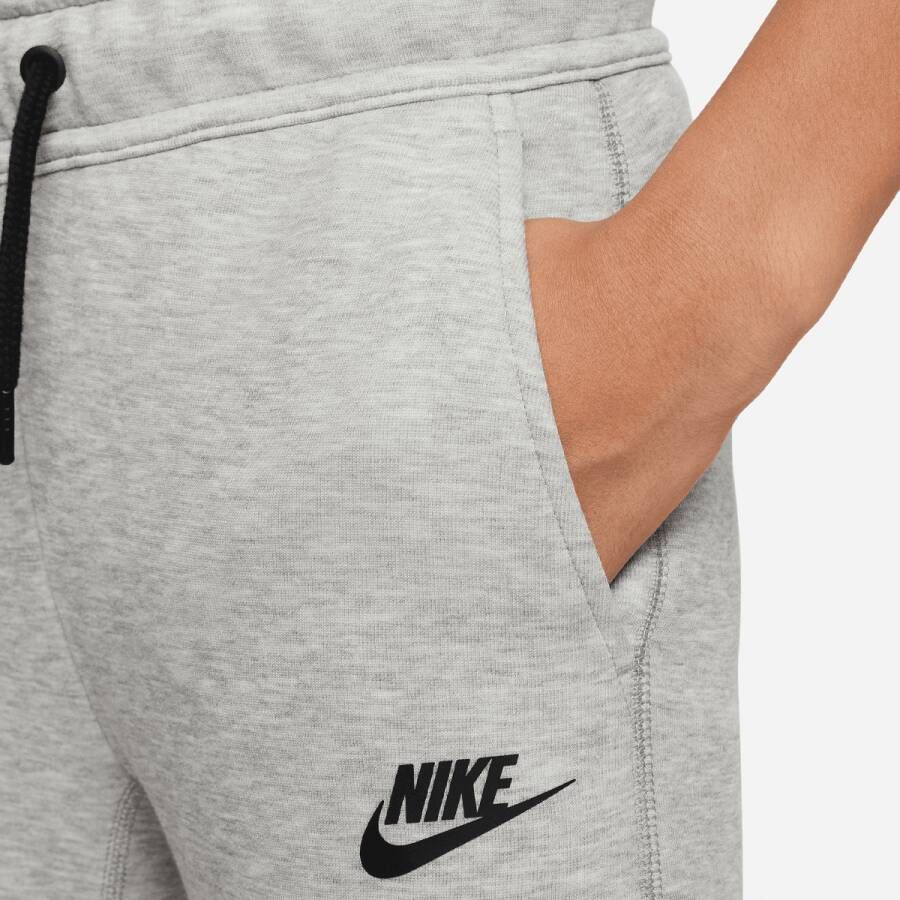 Nike Tech Fleece Pants Trainingsbroeken Kleding dk grey heather black black maat: 170 beschikbare maaten:137 158 170
