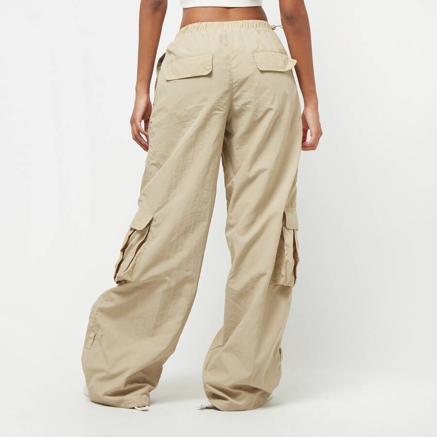 Urban Classics Ladies Wide Crinkle Nylon Cargo Pants Cargobroeken Kleding concrete maat: XS beschikbare maaten:XS M L XL